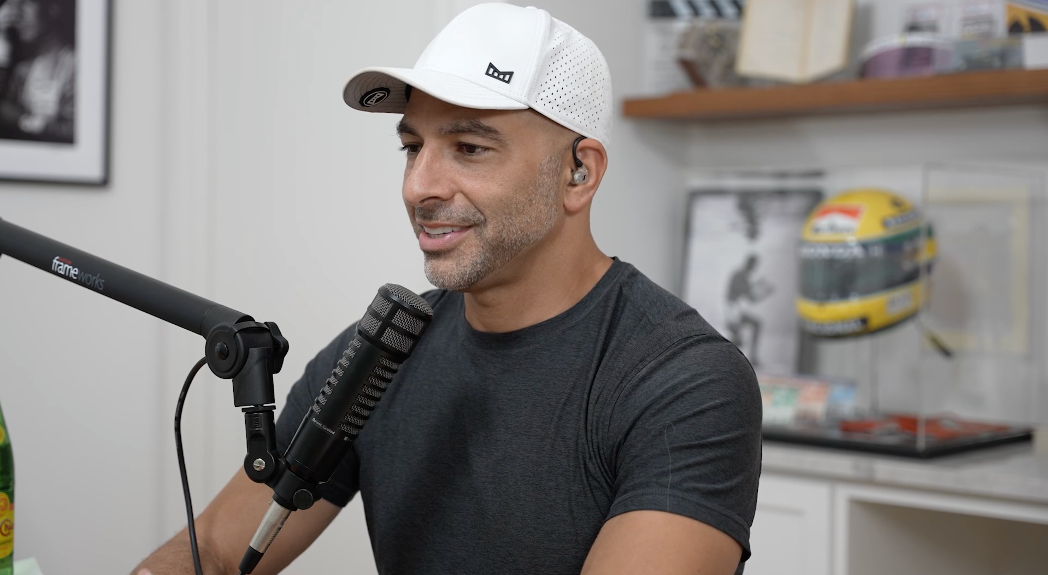 melin fam member Peter Attia wearing the A-Game Icon Hydro in White