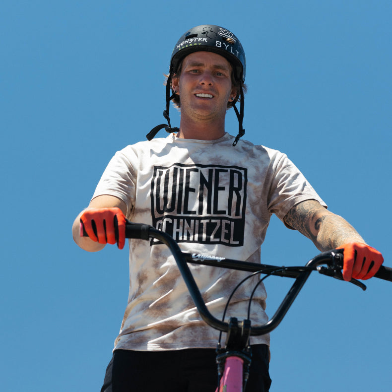 The gallery image for Melin Fam Andy Buckworth