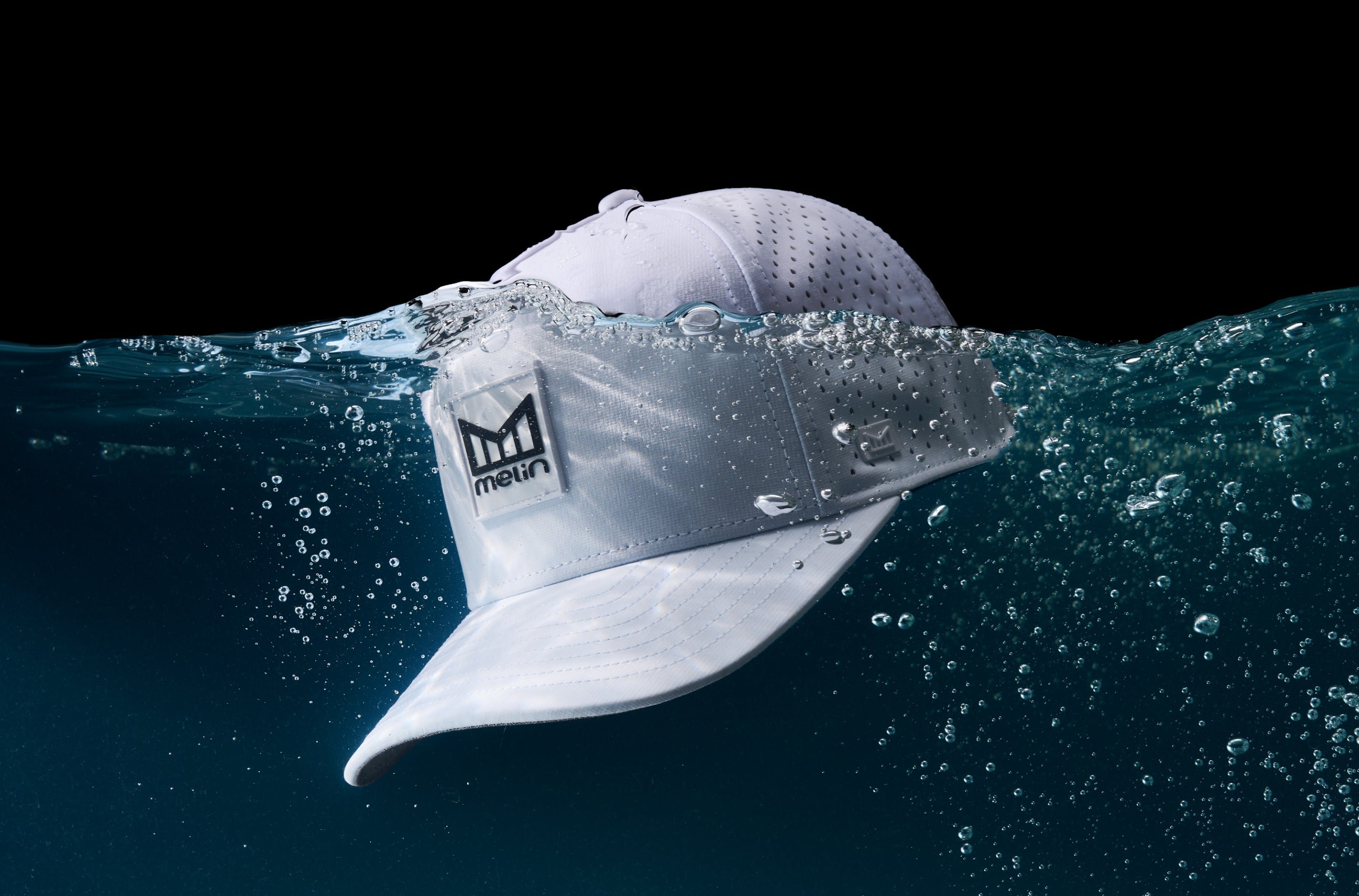 The melin Odysea Stacked Hydro in White submerged in water