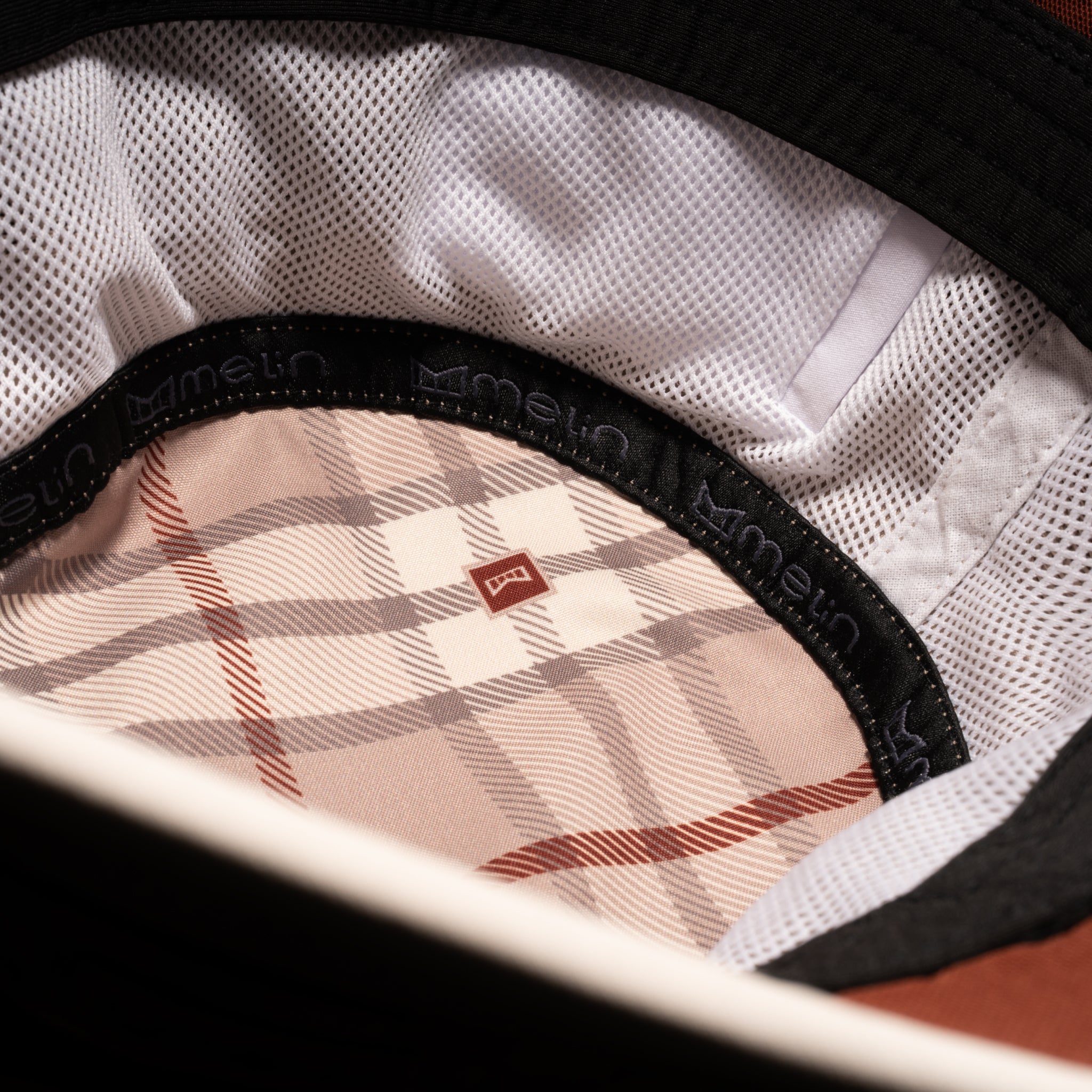 A gallery image of the melin Caddy Links Hydro hat in cobblestone, 3 of 5