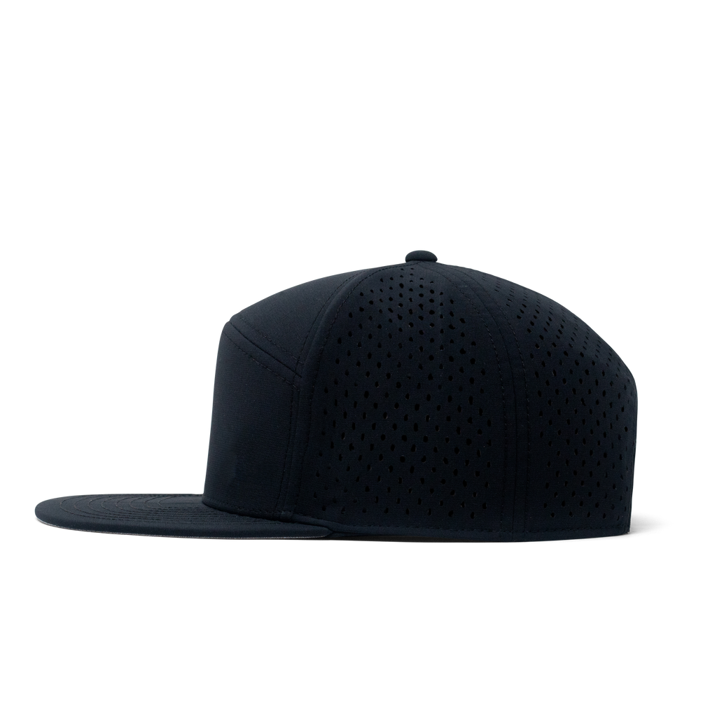 Snapback hot sale black cap